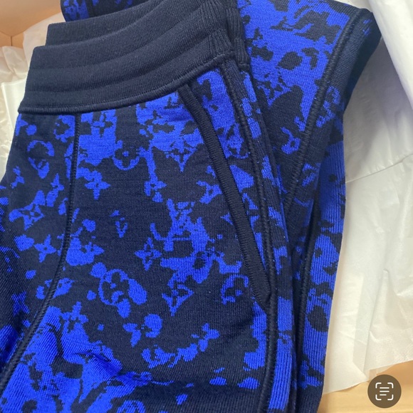 Mens LV suit reversible - Picture 2 of 11